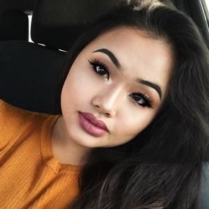 Meet your Posher, Tria